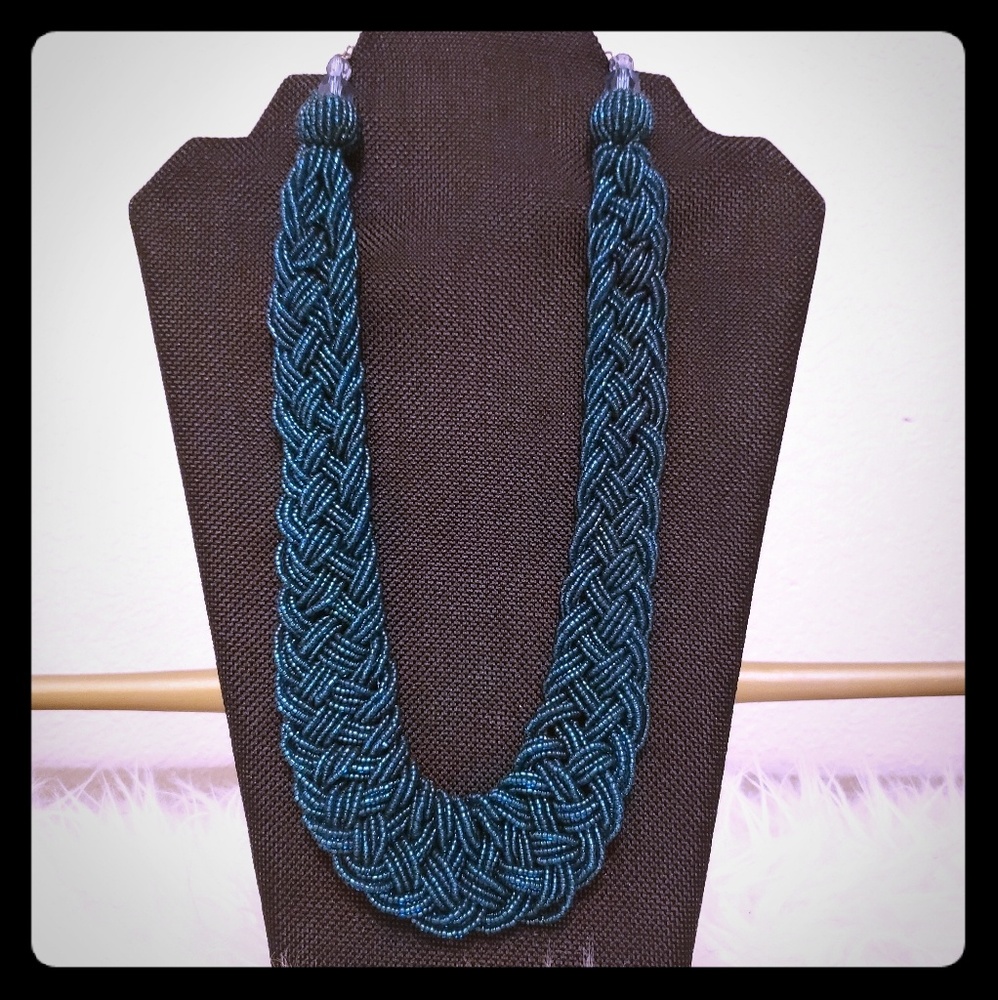 Women's necklace